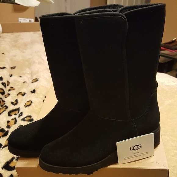 ugg amie 10